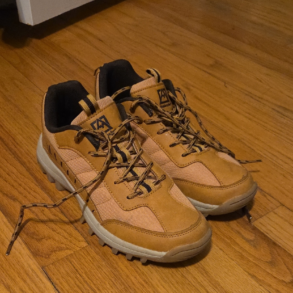 Avalanche Brown and Black Athletic Shoes